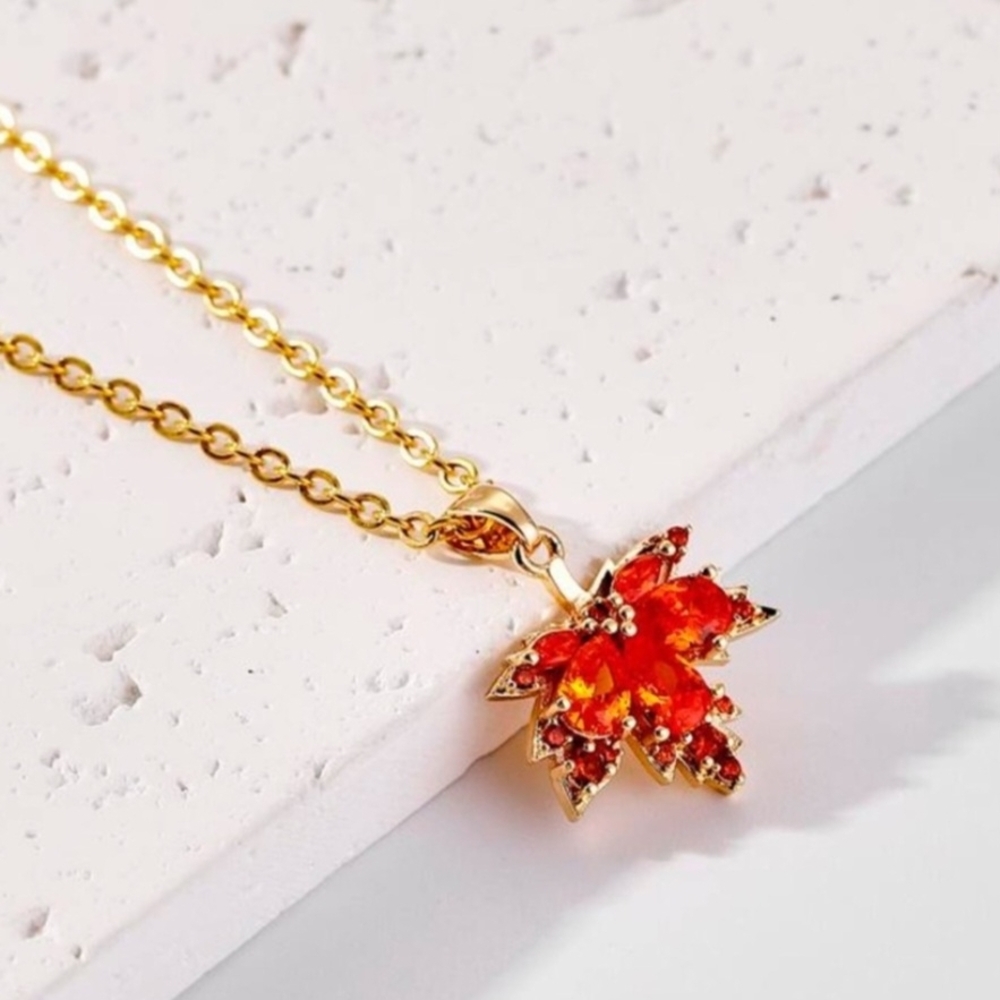 Fall Maple Leaf 🍁🍂Sparkle Dainty Pendant Necklace New!